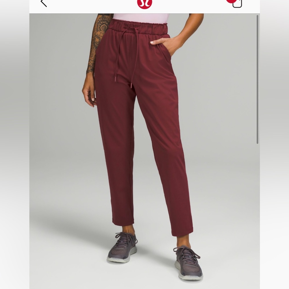 EUC LLL Stretch High Rise 7/8 Pant in Red Merlot. Size 6. This style runs big.